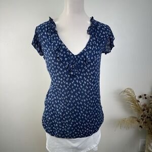Velvet by Graham & Spencer Blue Floral Ruffle V Neck Flutter Sleeve Blouse Top M